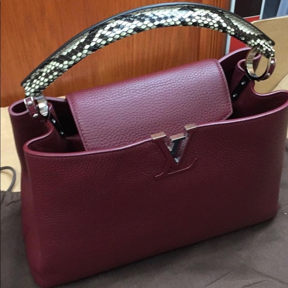 new LOUIS VUITTON MM Capucines Leather Tote - Picture 3 of 15